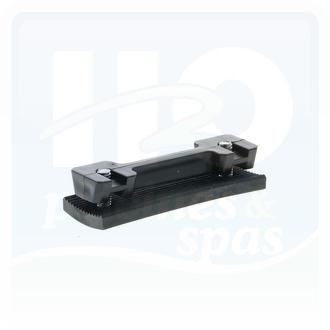 Plat en PVC 30*80 monté sur lardon pour fixation lanière pour axe de diamètre 150 mm pour volet roulant ABRIBLUE